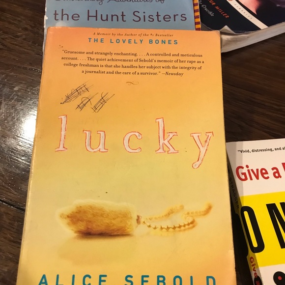 SIX SOFT COVERED BOOKS - Picture 5 of 12